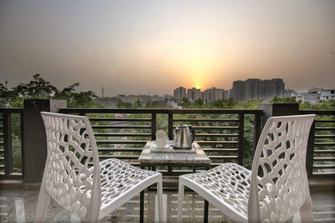 Hotel Premier Noida 135 外观 照片